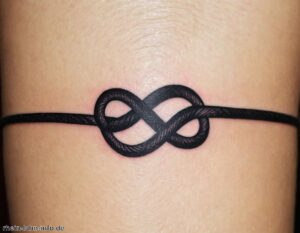 Achterknoten Tattoo Bedeutung » Stärke und Verbundenheit mit Knoten